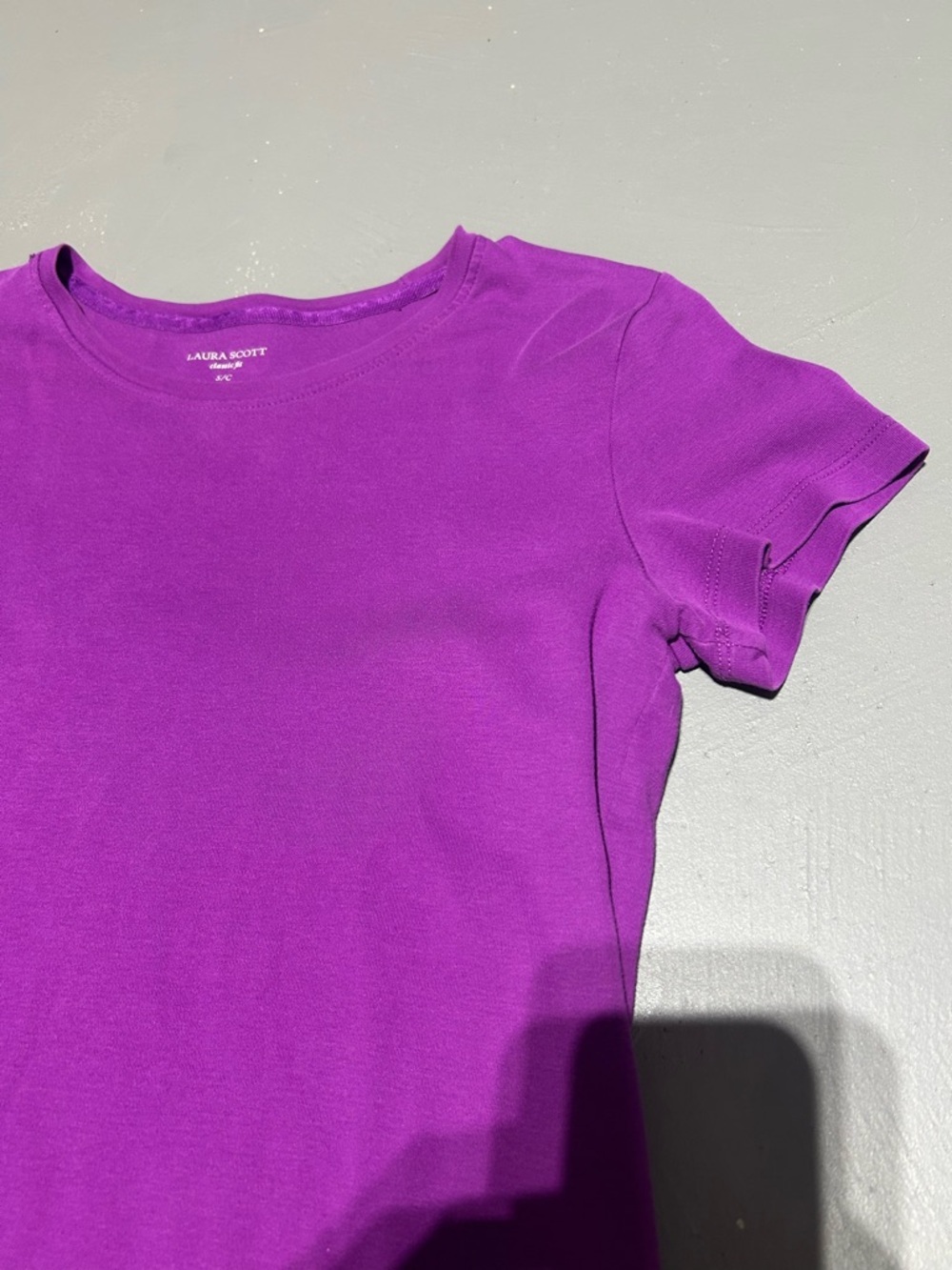 Laura Scott Purple Essential Classic Fit Short Sleeve Shirt (Women’s Small) - Picture 4 of 7